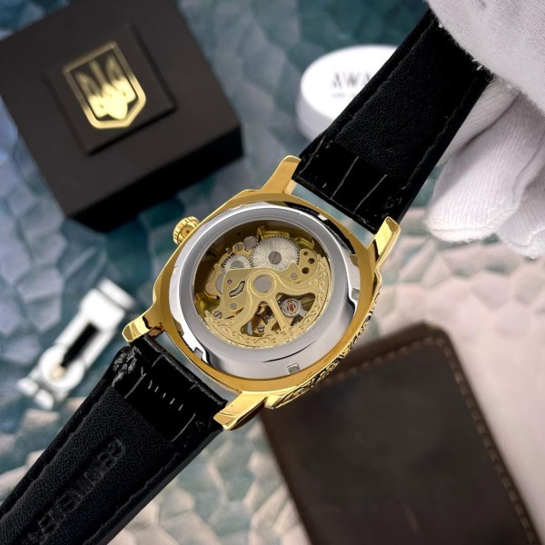 Awarder 021-3D Де би не був Gold-Black