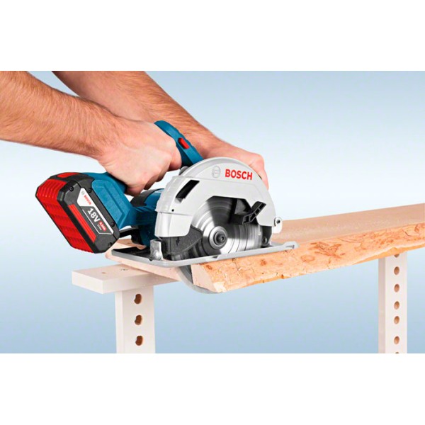 Акумуляторна циркулярна пила Bosch GKS 18V-57 Professional Solo