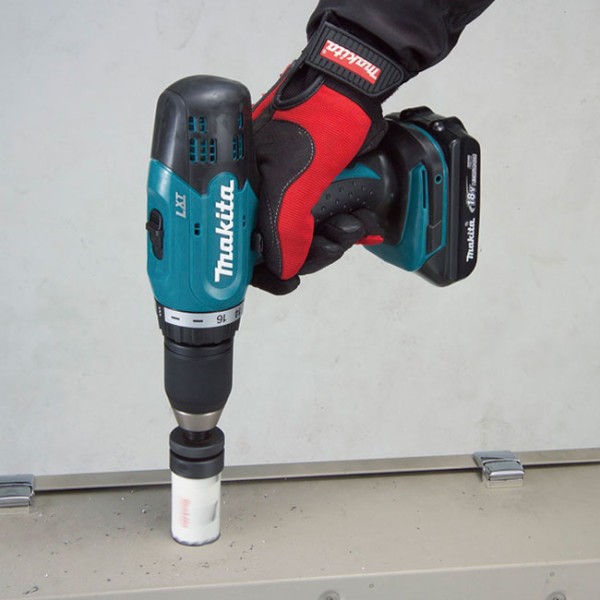 Аккумуляторная дрель-шуруповерт Makita DDF 453 SY1