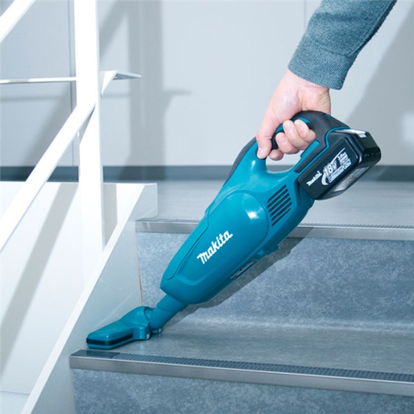 Аккумуляторный пылесос Makita DCL182RF, 1x3.0 Ah, DC18RC