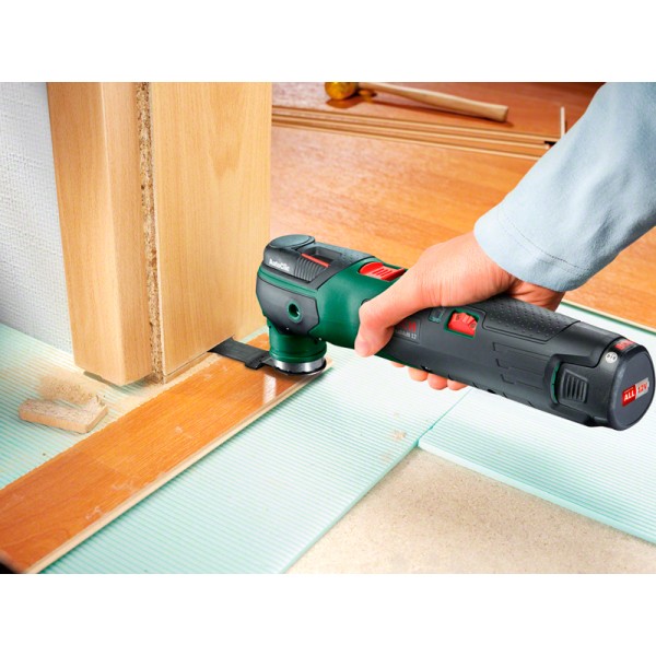 Многофункциональный инструмент Bosch UniversalMulti 12