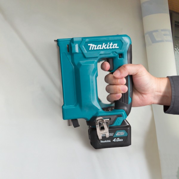 Аккумуляторный степлер Makita ST 113 DWAJ