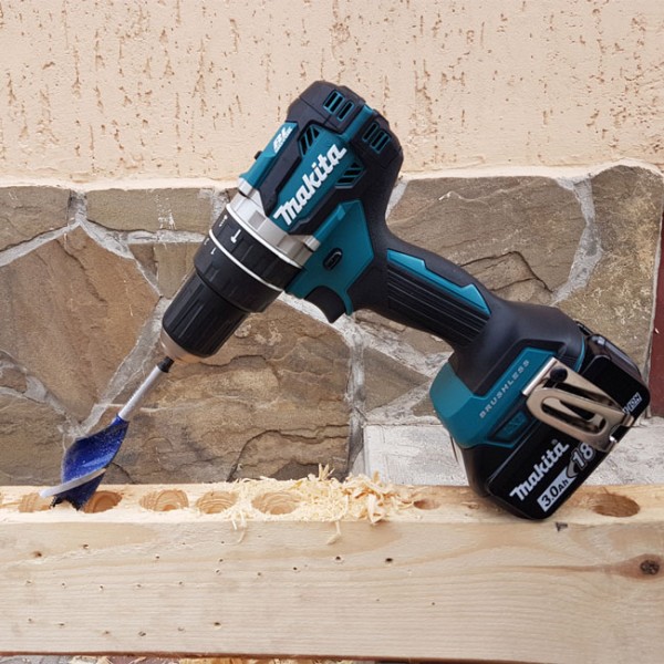 Аккумуляторный ударный шуруповерт Makita DHP 484 RFE