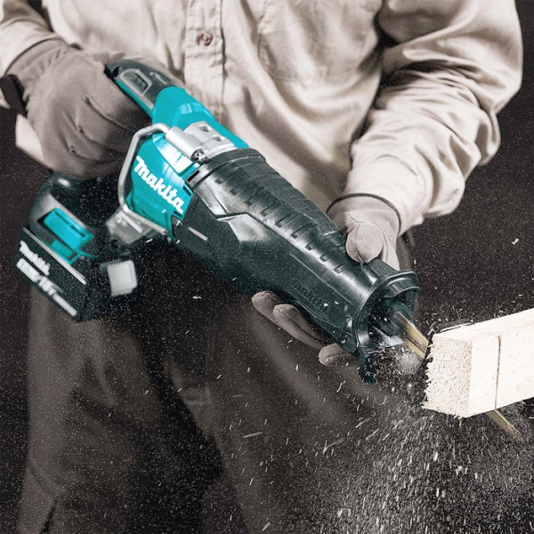 Акумуляторна ножівка Makita DJR 187 Z (без АКБ)