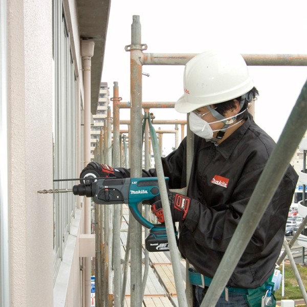 Акумуляторний перфоратор Makita BHR 202 RFE