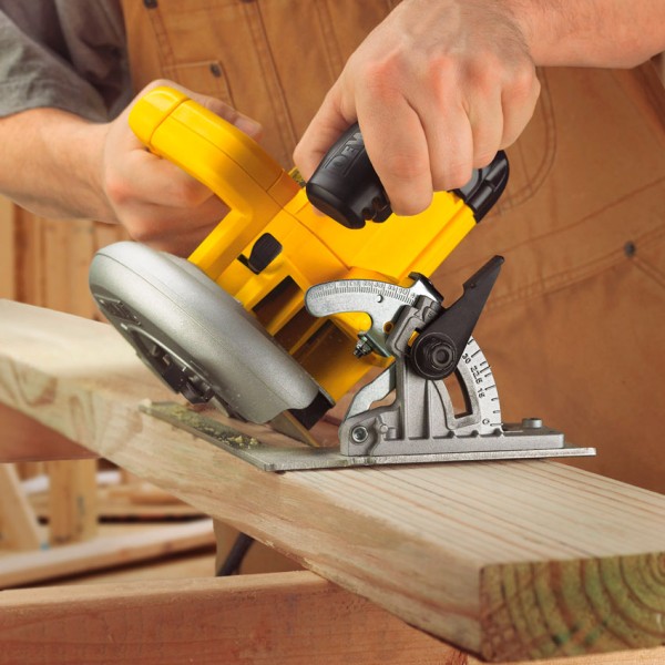 Дискова пила DeWalt DWE575K