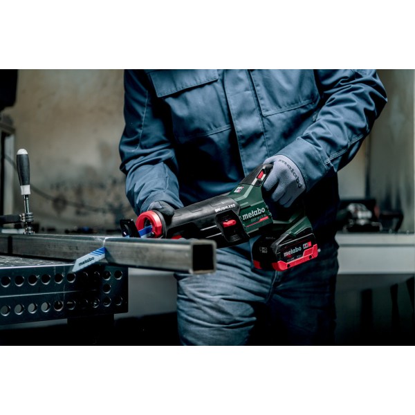 Акумуляторна шабельна пила Metabo SSEP 18 LT BL без акб і з/п