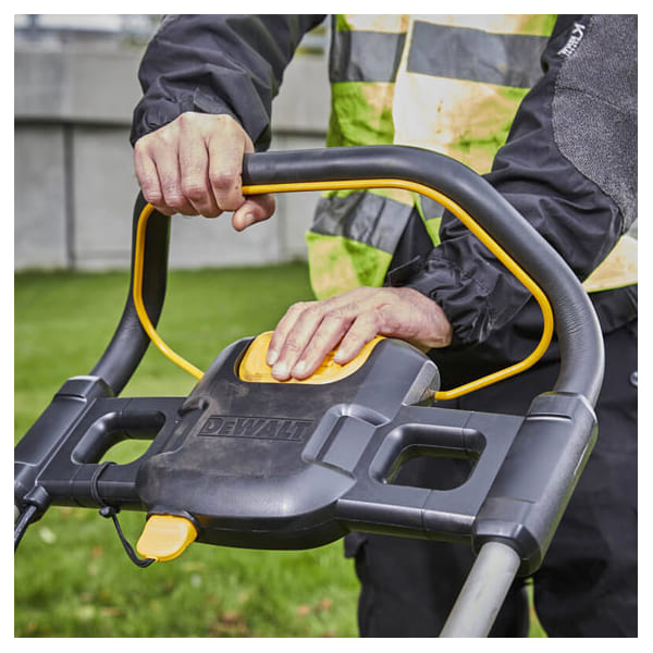 Акумуляторна газонокосарка DeWalt DCMW564P2, 2 акб 18 В