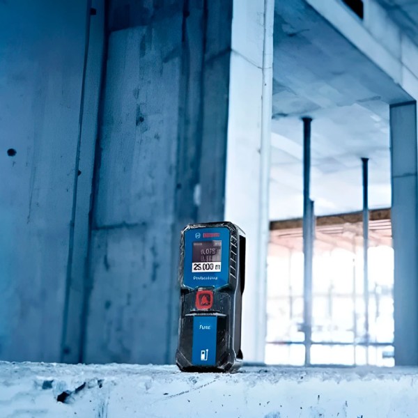 Лазерний далекомір Bosch Professional GLM 25-23 з 2 акб 1,5 V LR03