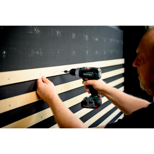 Аккумуляторная дрель-шуруповерт Metabo BS 18 L с 2 акб 18V 2 Ah, з/у SC 30 в metaBOX 145