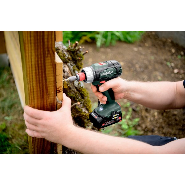 Аккумуляторная дрель-шуруповерт Metabo BS 18 L Quick с 2 акб 18V 2 Ah, з/п SC 30 в metaBOX 145