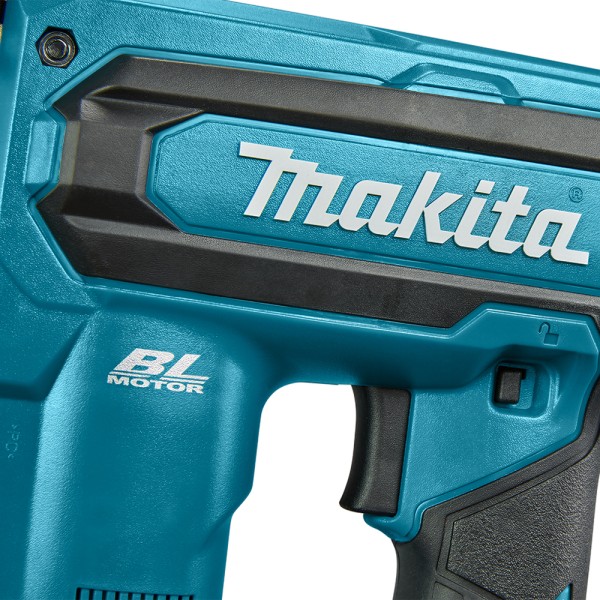 Аккумуляторный штифтозабивной пистолет Makita XGT 40 V MAX PT001GD101 с акб 2.5 Ah, з/у DC40RA, кейс