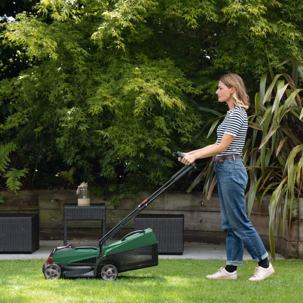 Аккумуляторная газонокосилка Bosch CityMower 18V-32-300, 1 акб 18 V 4,0 Ah