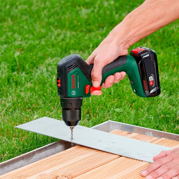 Аккумуляторная дрель-шуруповерт Bosch UniversalDrill 18V-60 без акб и з/у