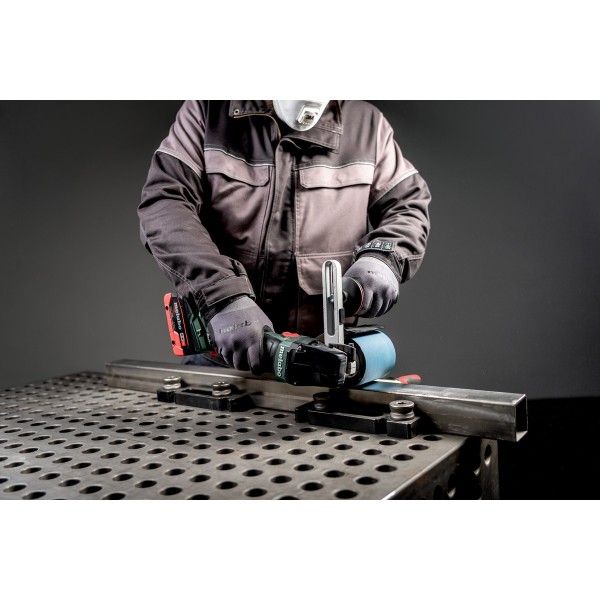 Аккумуляторная щеточная шлифовальная машина Metabo SVB 18 LTX BL 200, без акб, в кейсе metaBOX 340
