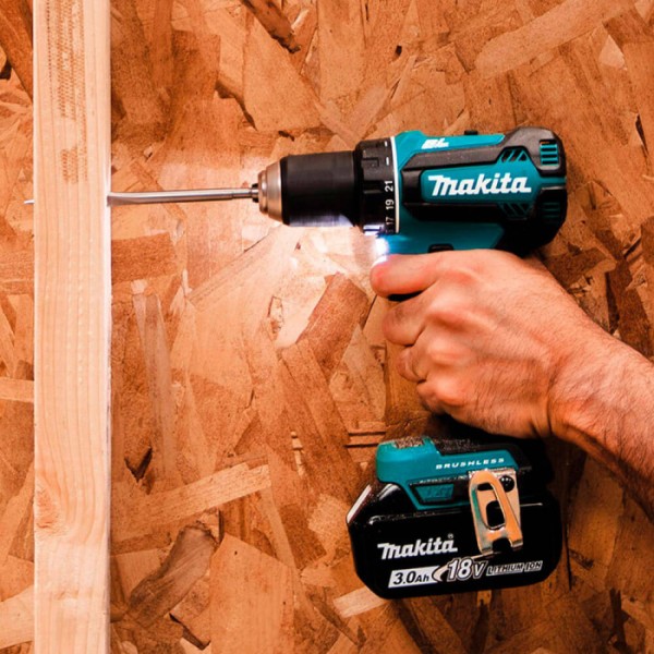 Аккумуляторный шуруповерт Makita DDF 484 RFE
