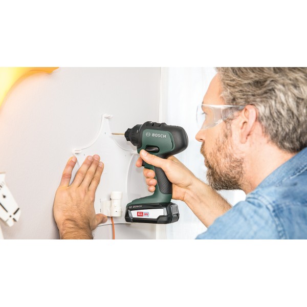 Аккумуляторная дрель-шуруповерт Bosch AdvancedDrill 18