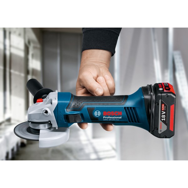 Акумуляторна болгарка Bosch GWS 18-125 V-LI, акб GBA 18 В 4.0 Ah