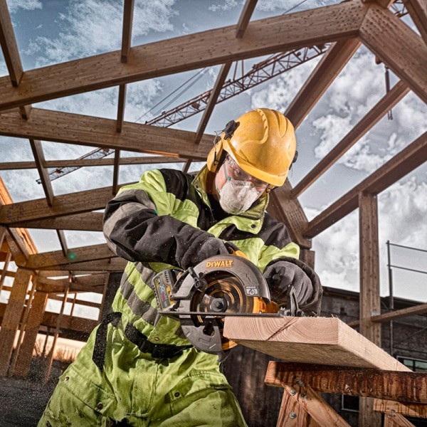 Акумуляторна дискова пила DeWalt DCS576Н