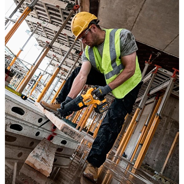 Акумуляторна шабельна пила DeWalt DCS388N