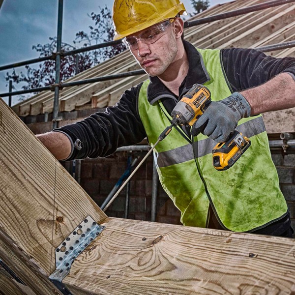 Акумуляторний ударний гайкокрут DeWalt DCF887Н