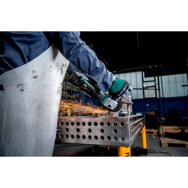 Аккумуляторная болгарка Metabo W 18 L BL 9-125 без акб