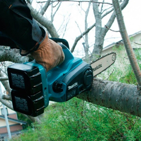 Акумуляторна ланцюгова пилка Makita DUC252Z