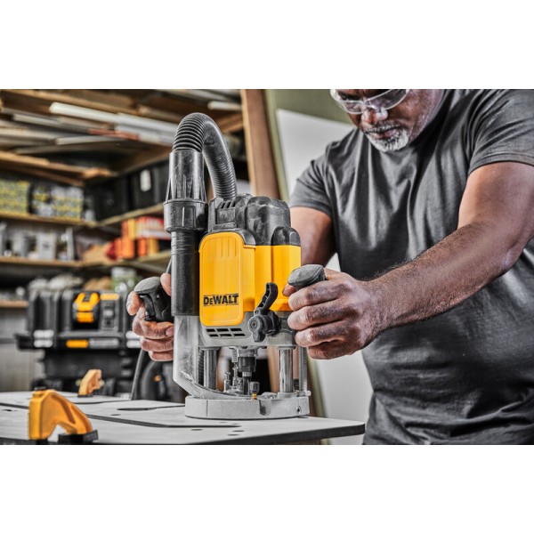 Фрезер DeWalt DWE625