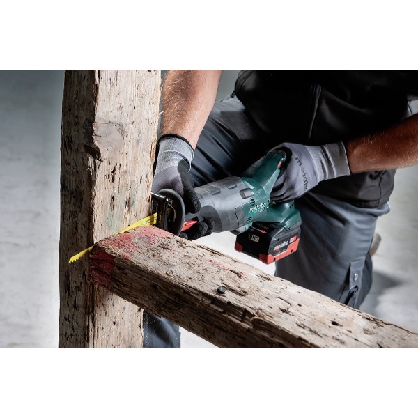 Акумуляторна шабельна пила Metabo SSE 18 LTX BL з 2 акб 5.2 Ah і з/п ASC 55 + metaBOX 145 L