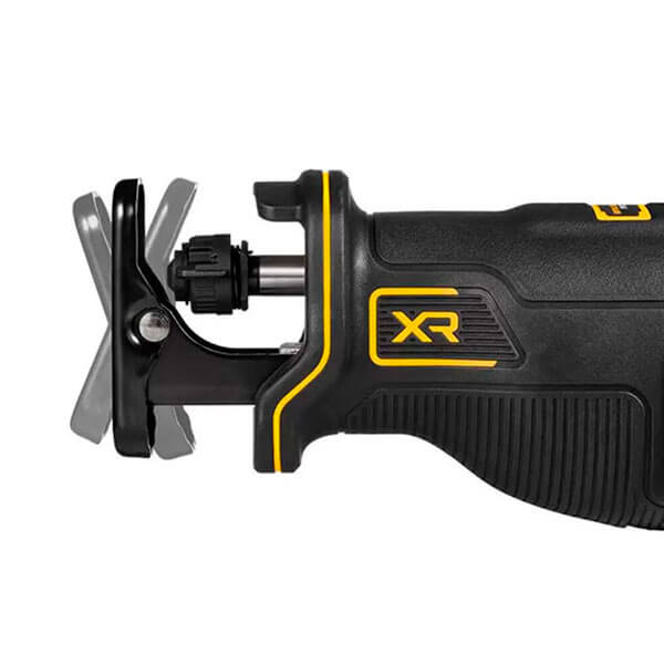Аккумуляторная сабельная пила Dewalt DCS382N, 1 акб 18 В XR Li-lon на 3.0 Ah, без з/у