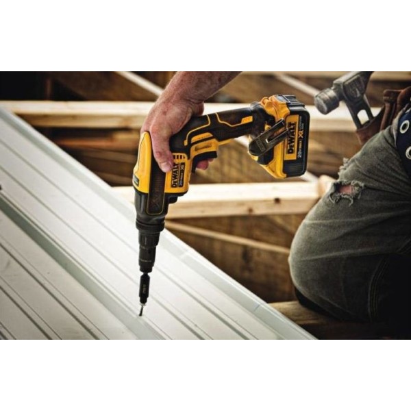 Шуруповерт аккумуляторный бесщеточный DeWALT DCF622N, без акб, з/у