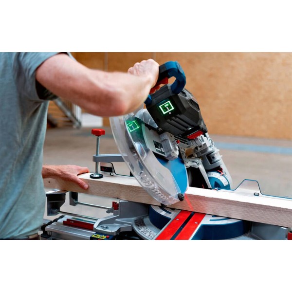 Аккумуляторная торцовочная пила Bosch Professional GCM 18V-305 GDC, без акб