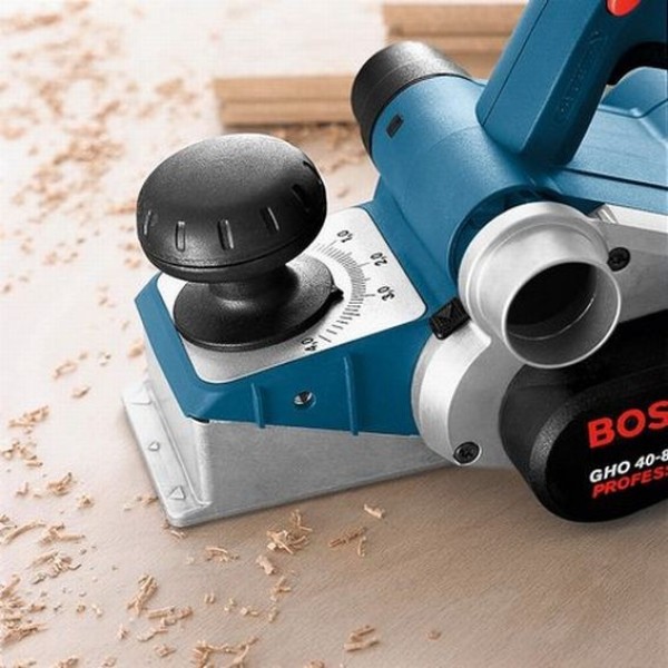 Рубанок электрический Bosch GHO 40-82