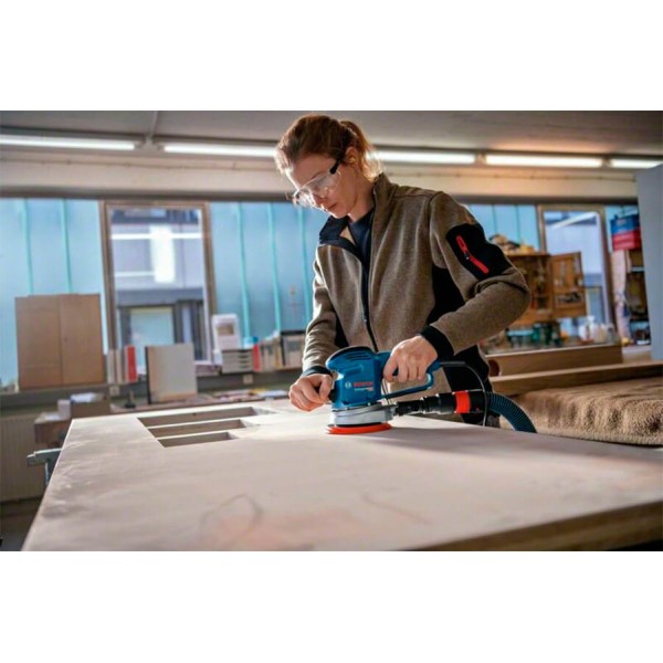 Эксцентриковая шлифмашина Bosch Professional GEX 40-150