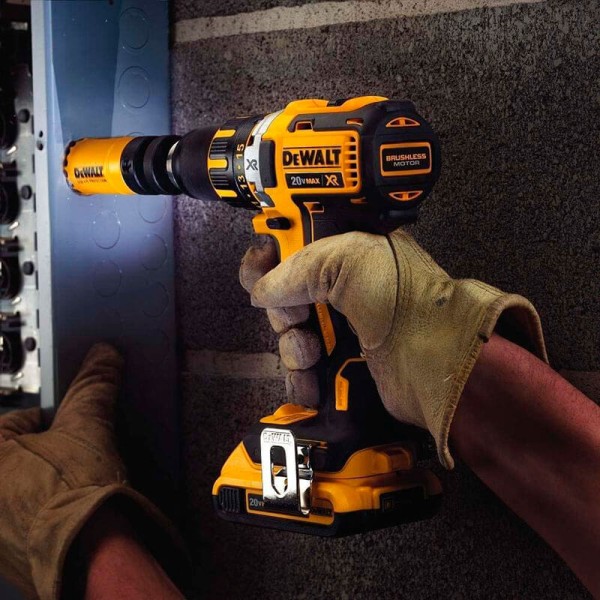 Акумуляторний дриль-шурупокрут DeWALT DCD992NT в кейсі, без акб і з/п