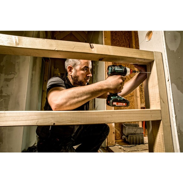 Аккумуляторная дрель-шуруповерт Metabo BS 18 LT BL Q