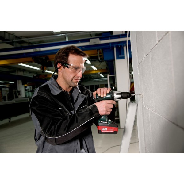 Аккумуляторная ударная дрель-шуруповерт Metabo SB 18 LT Set