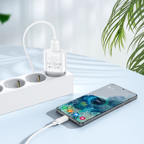 Мережевий зарядний пристрій HOCO C109A Fighter single port QC3.0 charger set(Micro) White (6931474784827)
