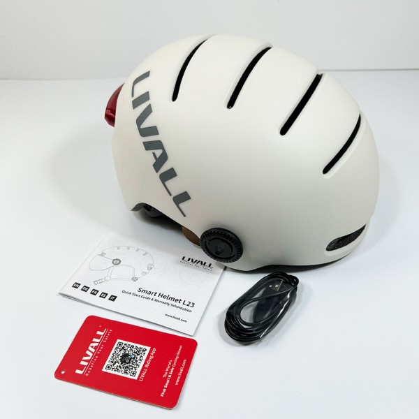 Захисний шолом Livall L23 (L) Ivory White (58-62см), сигнал поворотів та стопів, додаток, зйомний візор (пульт BR80 в комплекті не іде) (LIV-000L23-4310)