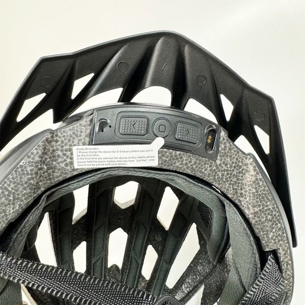 Захисний шолом Livall MT1 NEO (L) Black (58-62см), акустика, мікрофон, сигнали поворотів та стопів, додаток, пульт BR80, Bluetooth (LIV-T0MT1N-5343)
