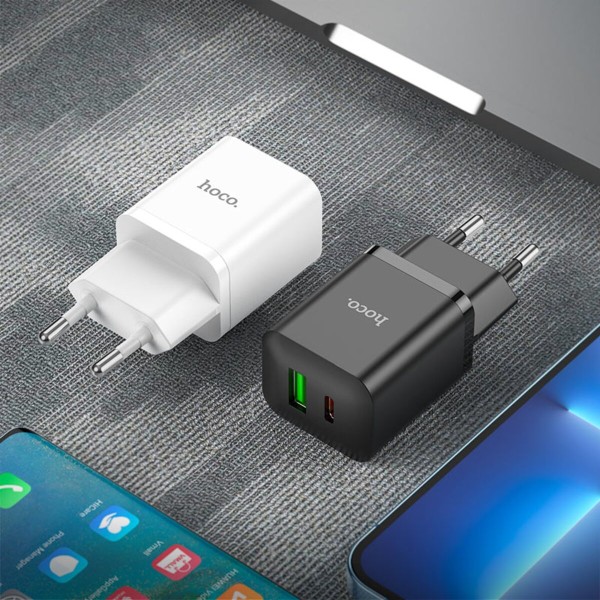Мережевий зарядний пристрій HOCO N28 Founder PD20W+QC3.0 charger set(C to iP) White (6931474783530)