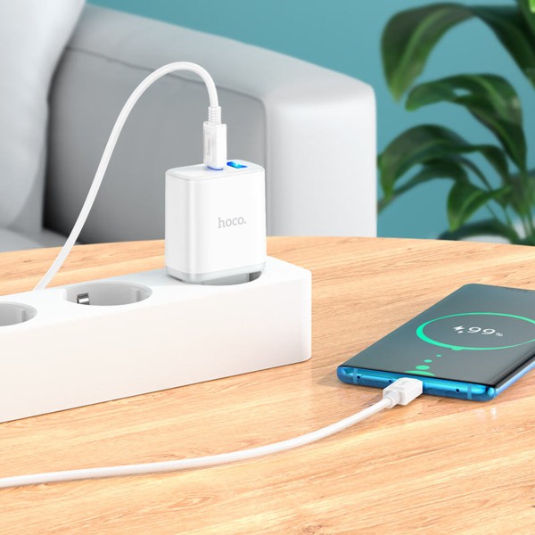 Мережевий зарядний пристрій HOCO C105A Stage dual port PD20W+QC3.0 charger White (6931474782946)