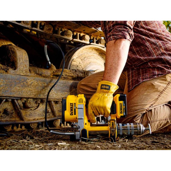 Аккумуляторный масляный пистолет DeWALT DCGG571M1, 1 акб Li-Ion на 4.0 Ah, з/у в кейсе