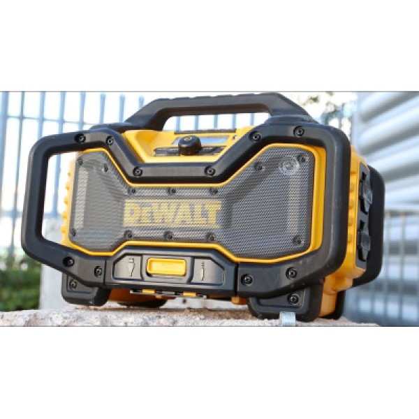 Радіоприймач-зарядний пристрій DeWalt DCR027 (без АКБ)