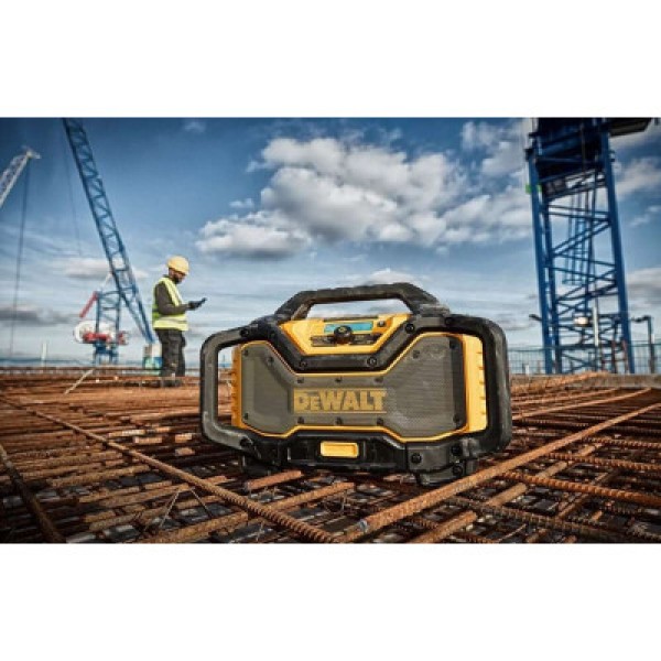 Радіоприймач-зарядний пристрій DeWalt DCR027 (без АКБ)