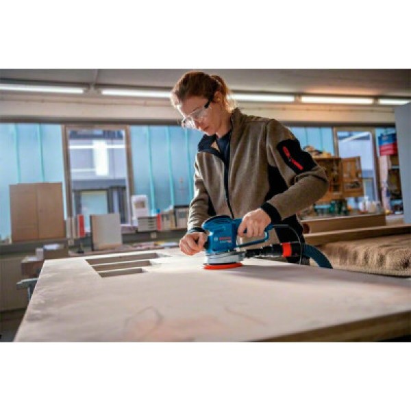 Ексцентрикова шліфувальна машина Bosch Professional GEX 34-150 з адаптером для пилососа, шліфтарілкою та шліфлистом С470