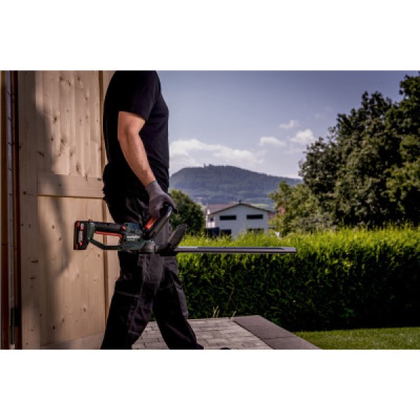 Аккумуляторный кусторез Metabo HS 18 LTX 65 каркас в картоне